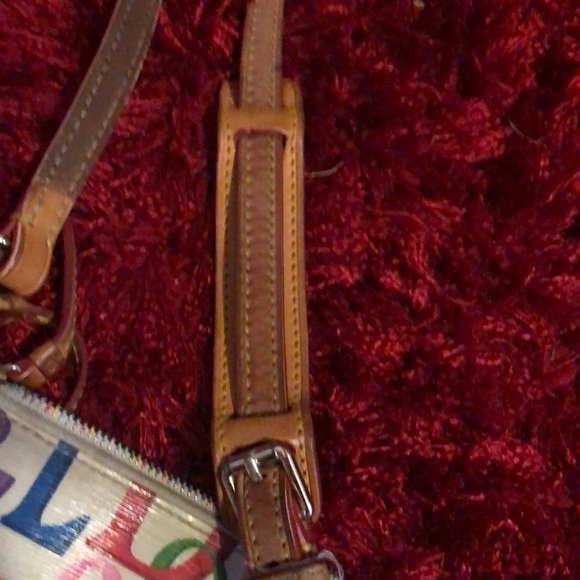 DOONEY AS IS ..NO RETURN - Picture 4 of 8